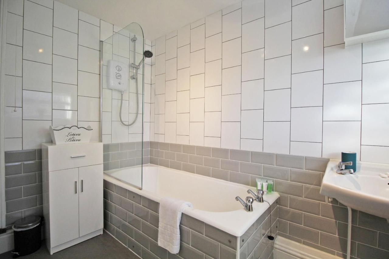 2 Bed, Up To 6 Guests Near Chester City Centre Экстерьер фото