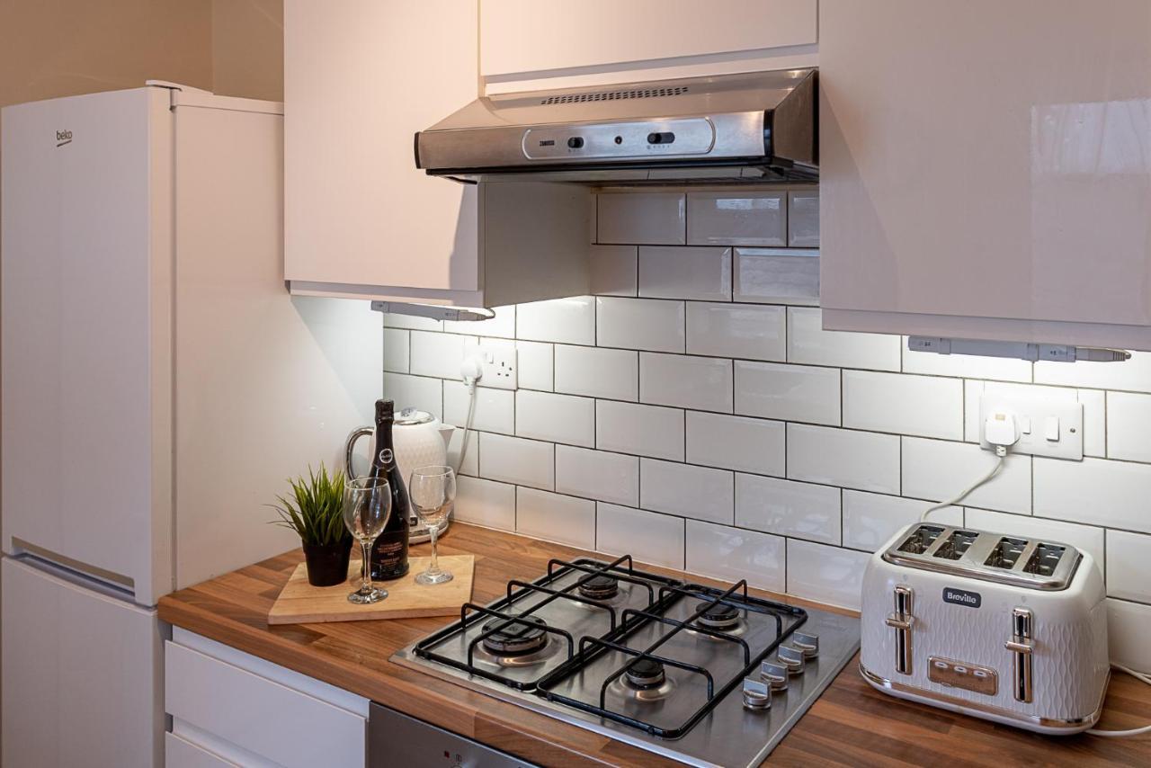 2 Bed, Up To 6 Guests Near Chester City Centre Экстерьер фото