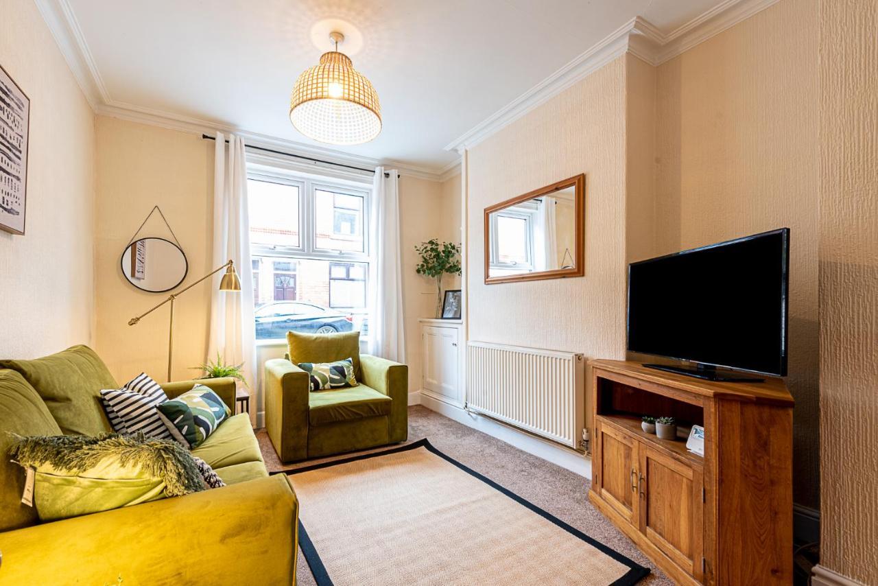 2 Bed, Up To 6 Guests Near Chester City Centre Экстерьер фото