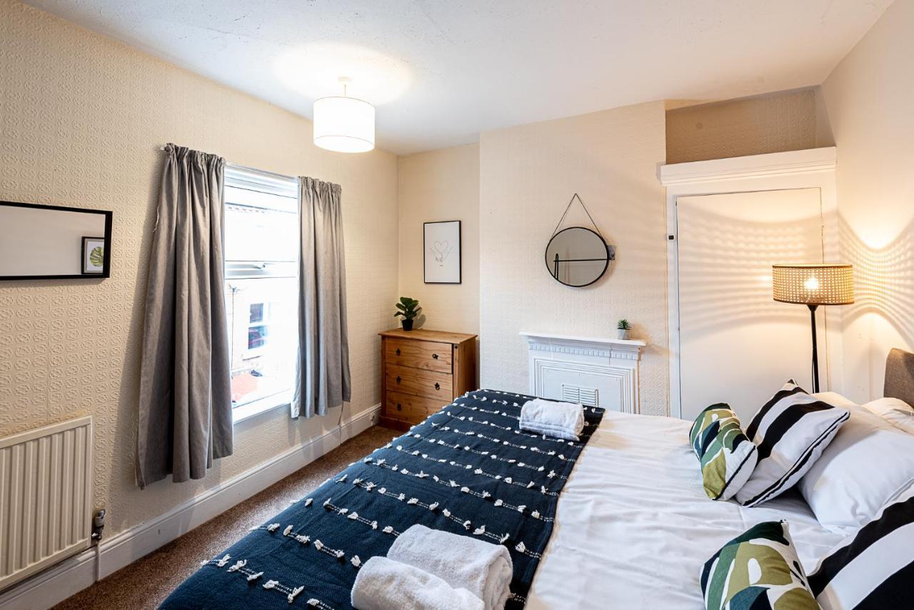 2 Bed, Up To 6 Guests Near Chester City Centre Экстерьер фото